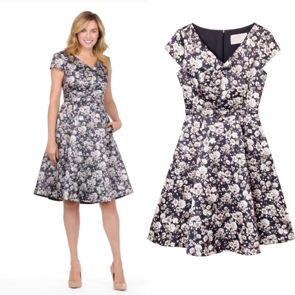 GAL MEETS GLAM ELLE DRESS - Picture 7 of 7